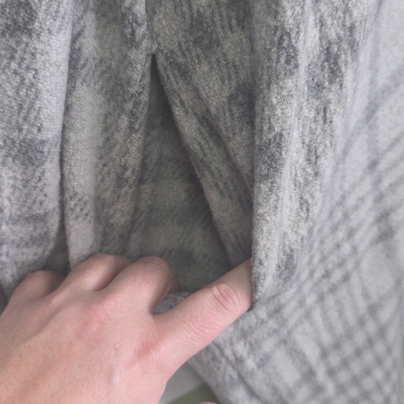Flannel Tunic Top Med - Picture 4 of 5